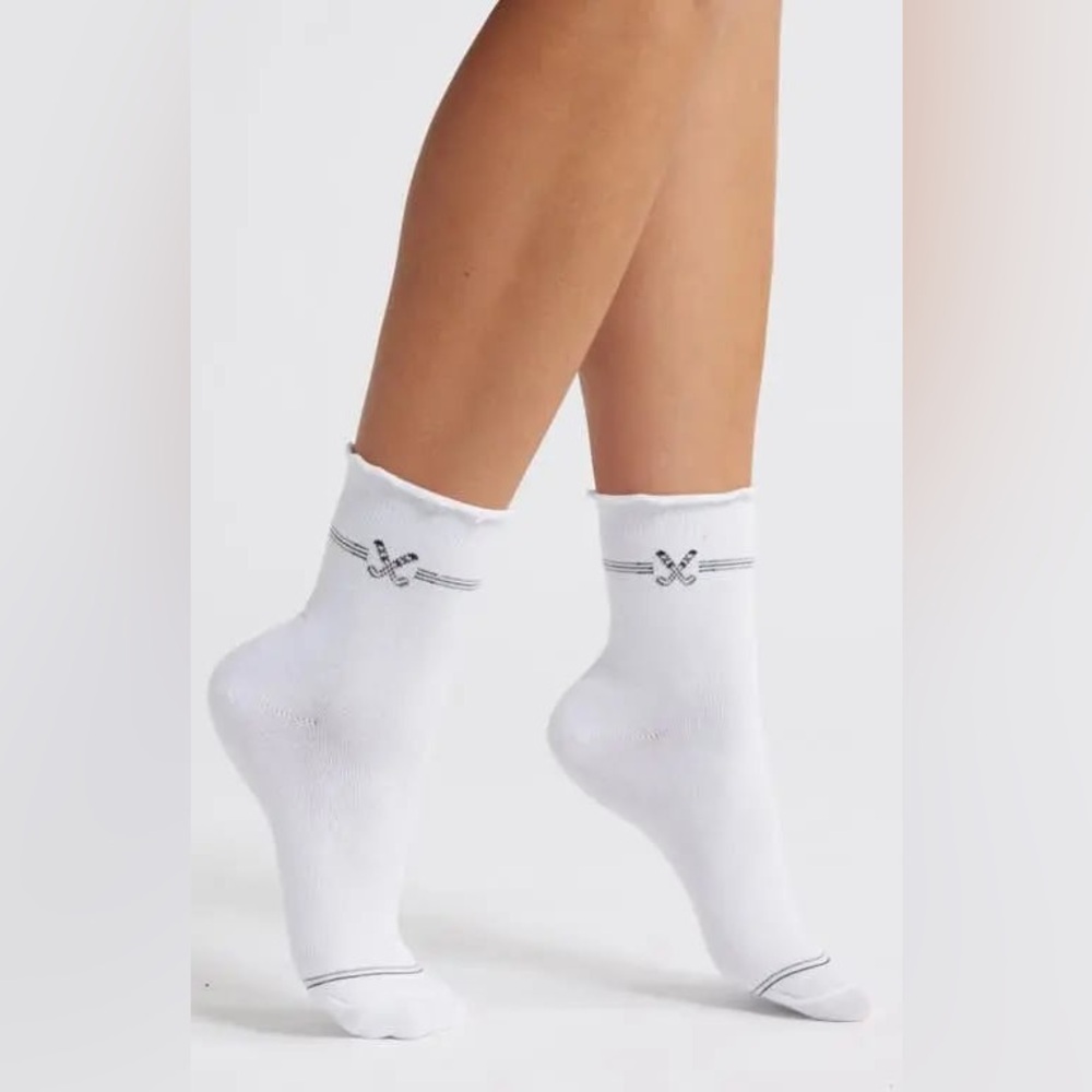 NWT STEMS Golf Ruffle Edge White Socks - 2 Pair
One Size (5-11)